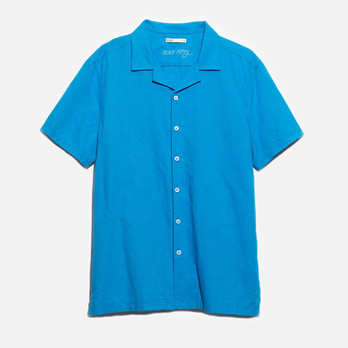 blue short sleeve button up camp collar shirt